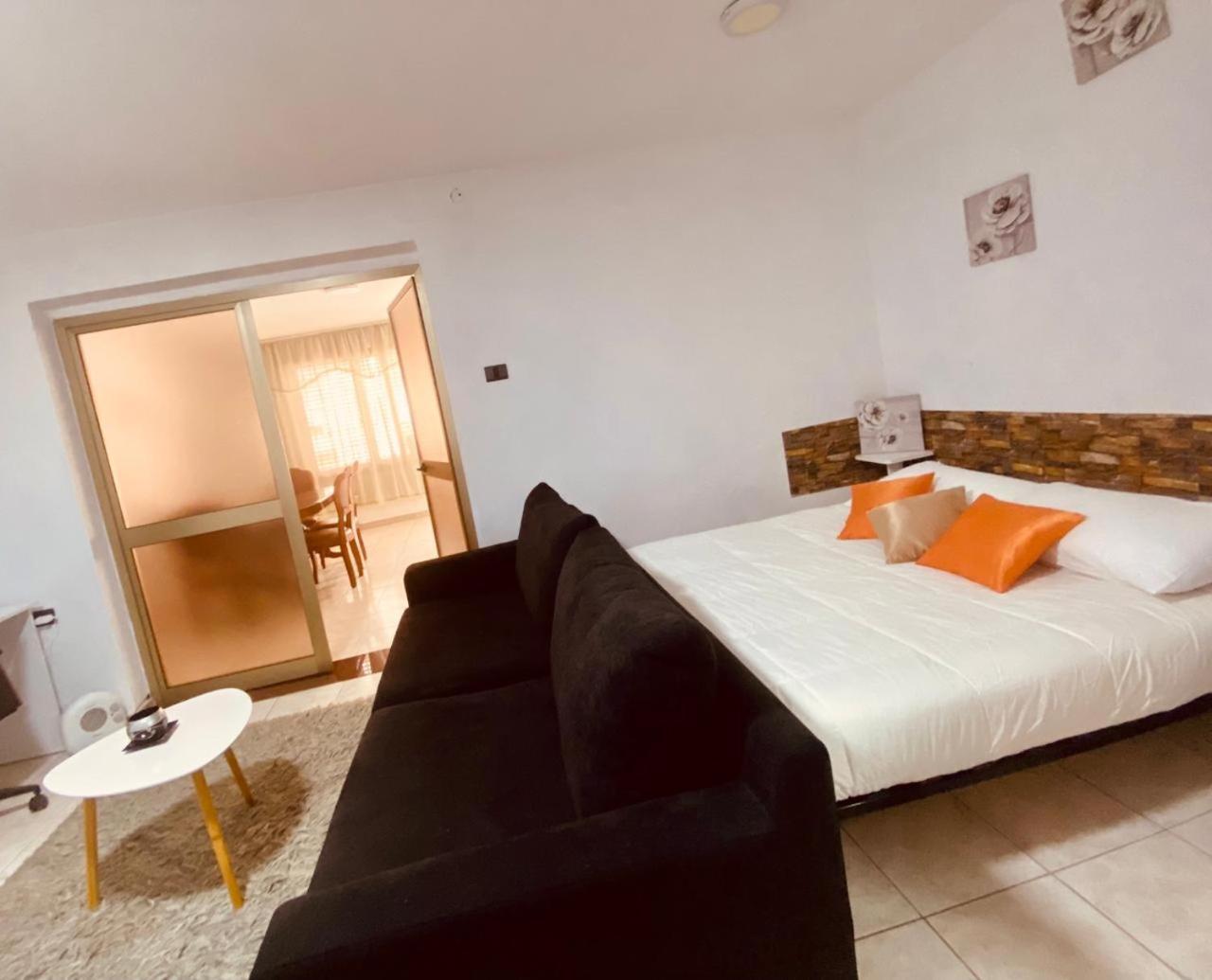 Apartment Tiranë Luaran gambar