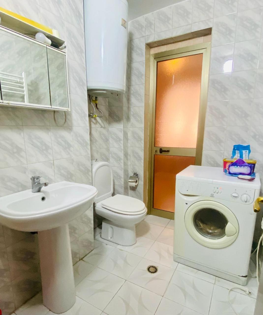 Apartment Tiranë Luaran gambar